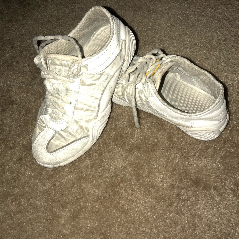 Infinity evolution cheer shoes
